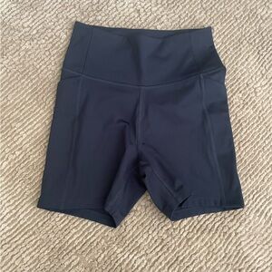 girlfriend collective compressive pocket biker shorts Size S